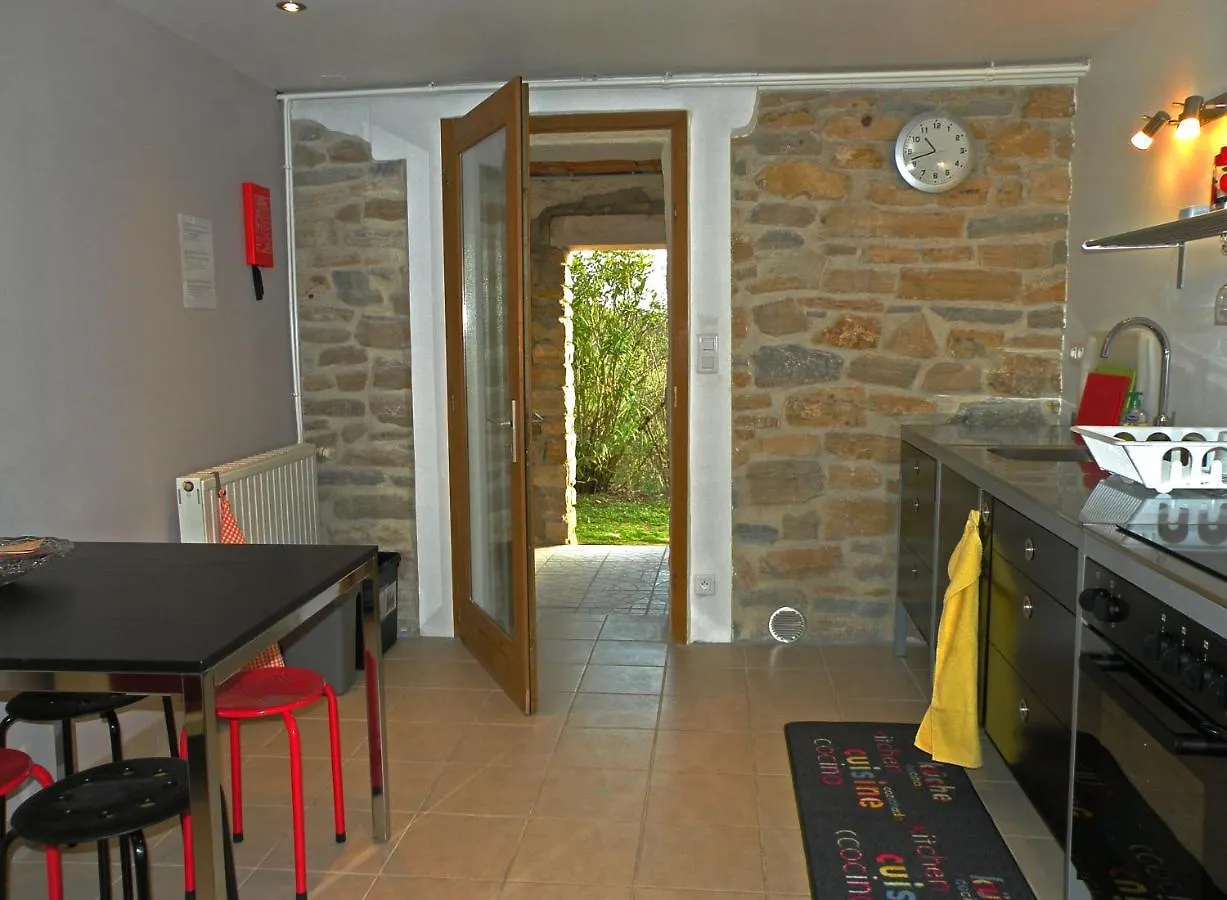 Maison Les Fraysses Bellefont-la Rauze 0*,  Fransa