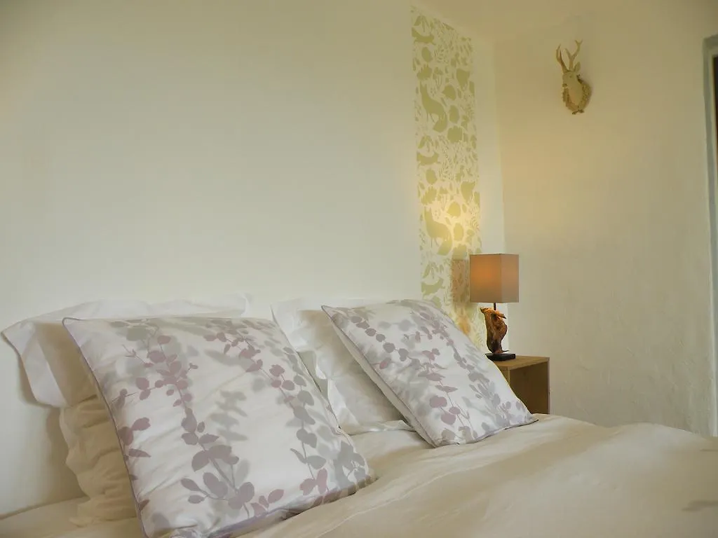 Maison Les Fraysses Bellefont-la Rauze 0*,  Fransa